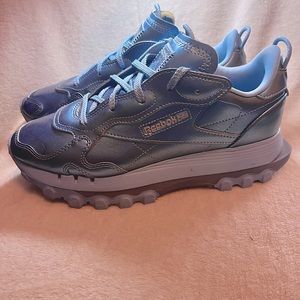 Cardi B Reebok size 9